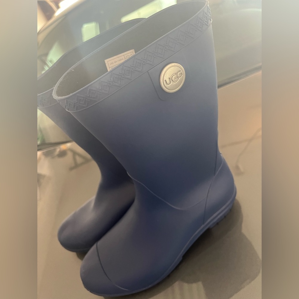 Ugg rain boots